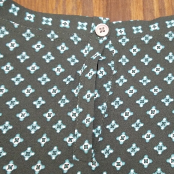 LOFT Geometric Patterned Blouse Size XS - Picture 6 of 6